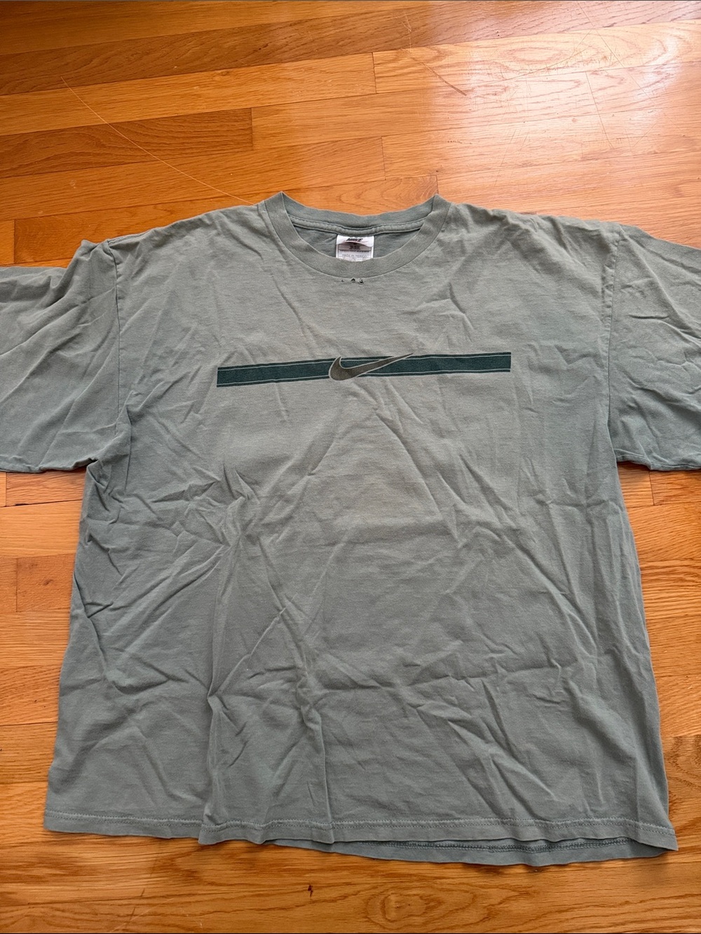 Vintage Nike Men’s Sage Green T-Shirt